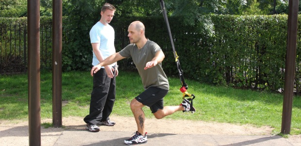 Rear lunge using the TRX 