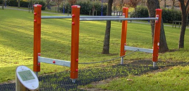 Trail and fitness equipment at Westbourne Green, parallel bars