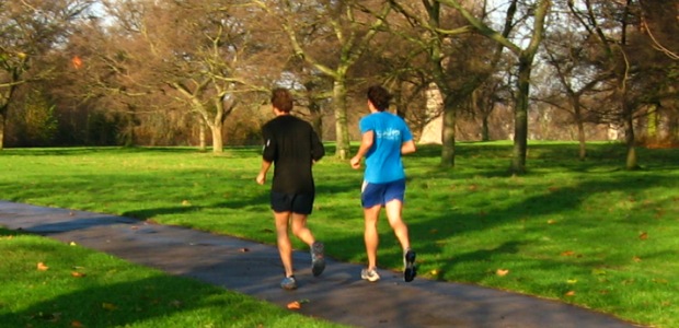 Running to lose weight - winter fitness in the park